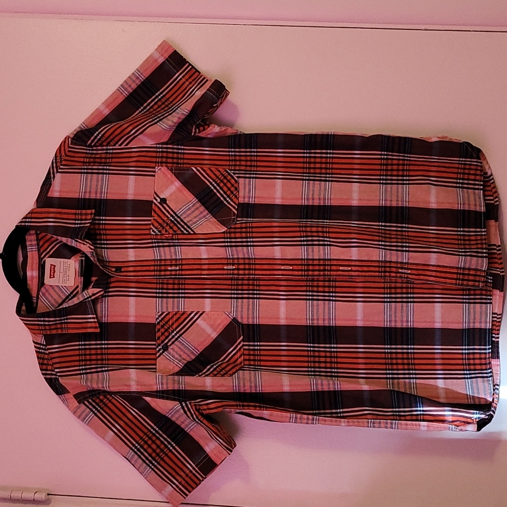 Men’s Levi Short sleeve button down shirt Large